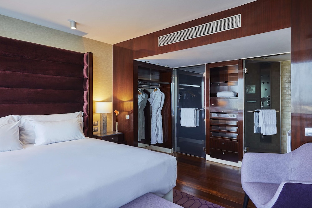 Hyatt Regency Barcelona Tower 20/82