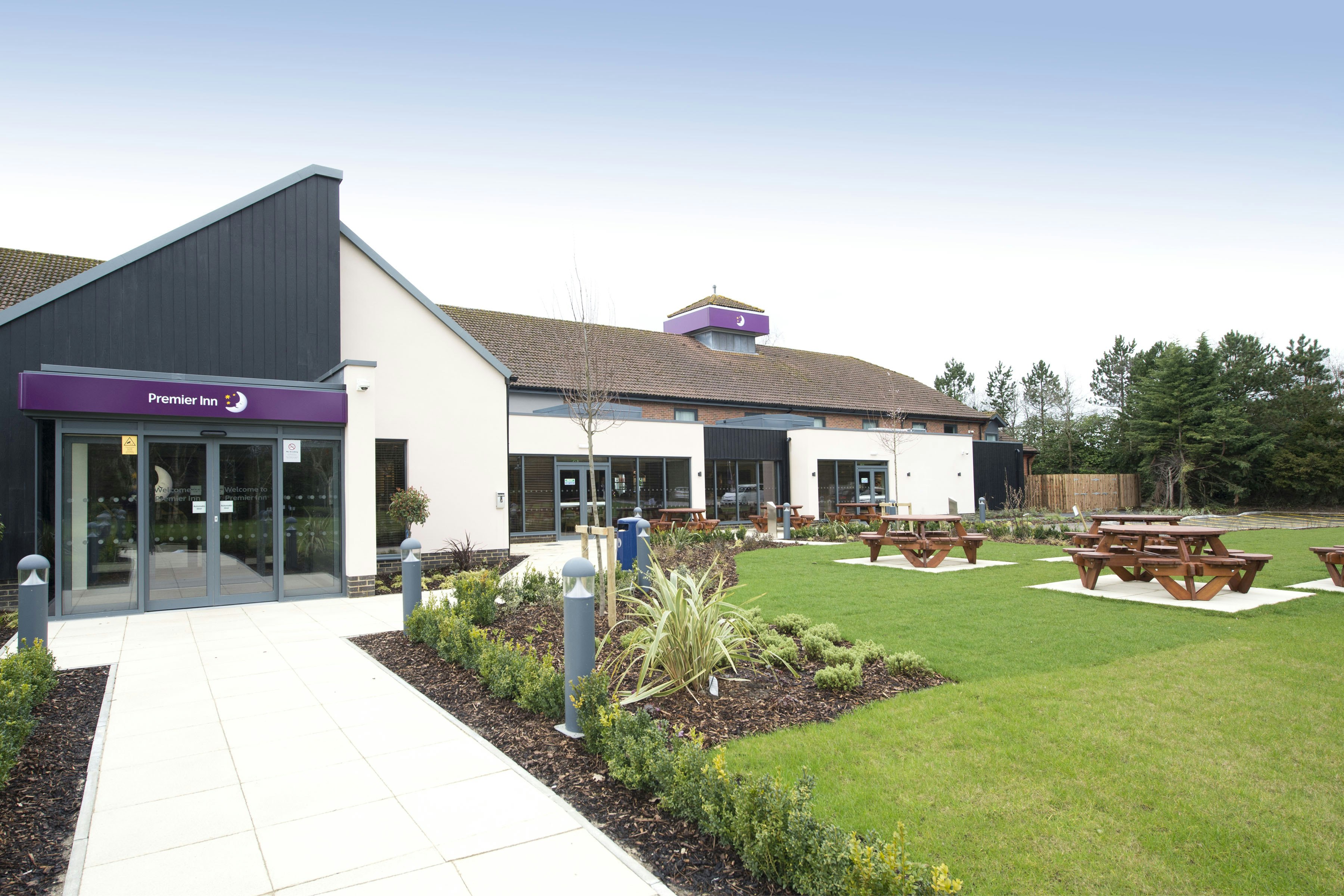 Premier Inn Newbury Town Centre South (A339) 24/27