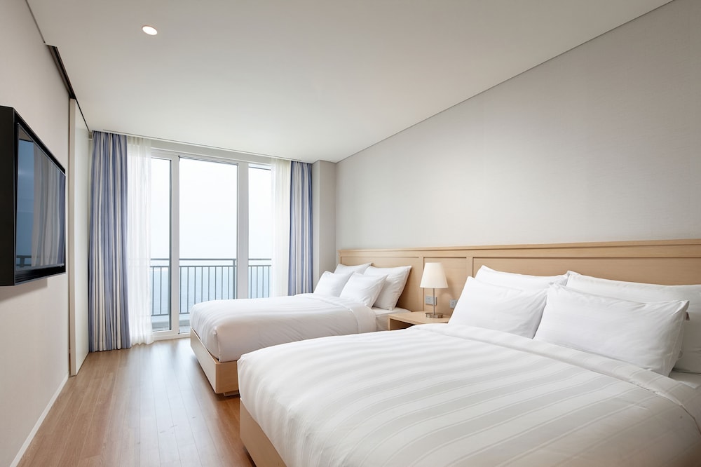 FAMILY SUITE, JUNIOR SUITE, OCEAN VIEW
