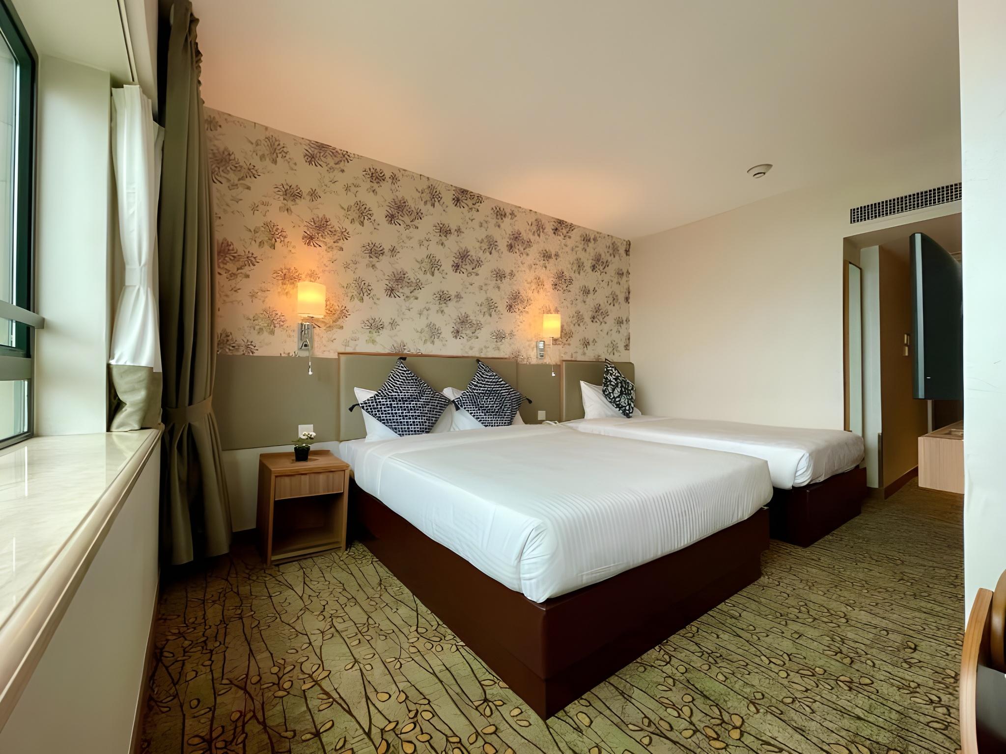Victoria, Triple, Queen Bed, Harbour View