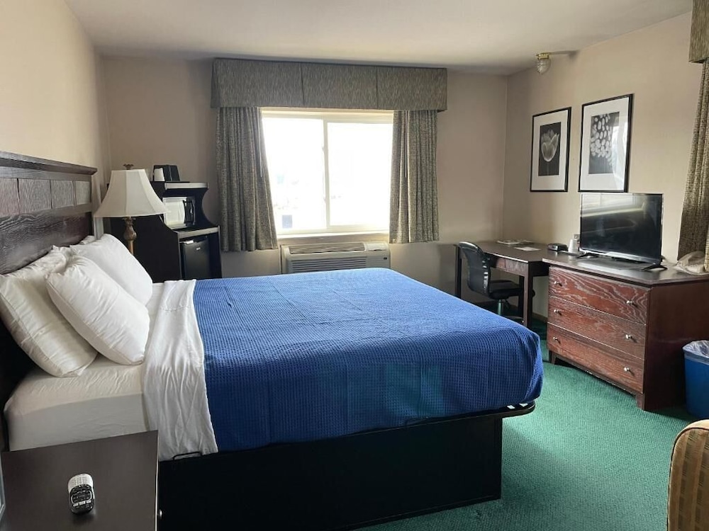 Deluxe, Queen Bed