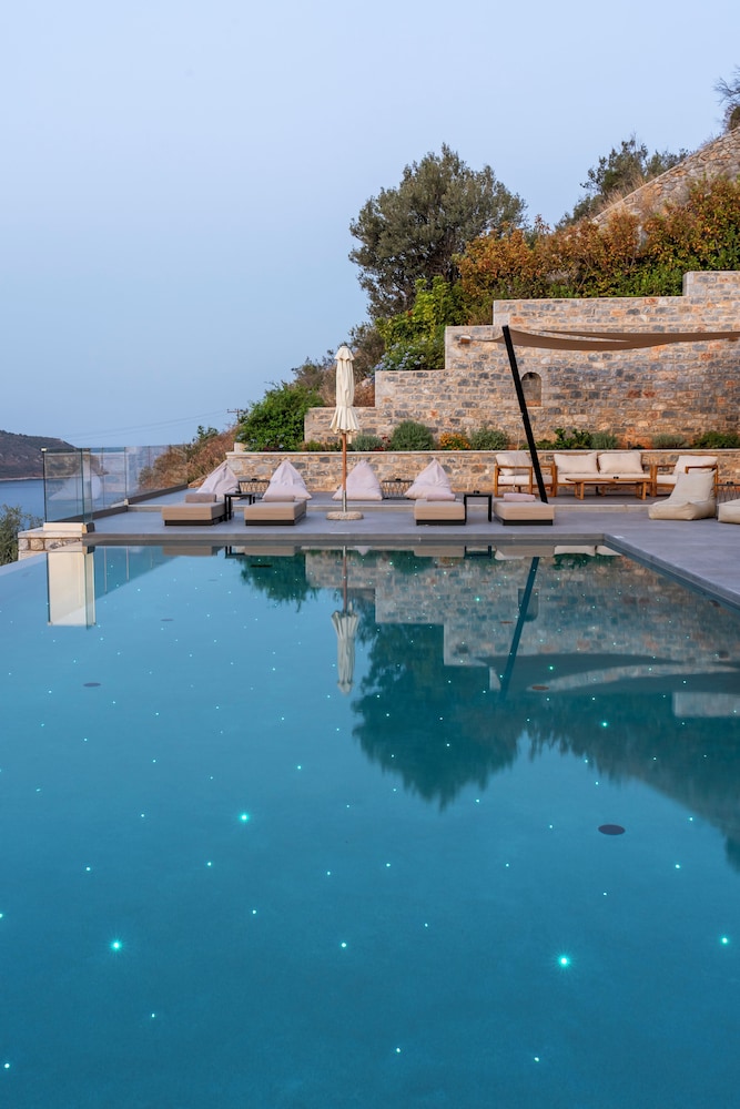 Manifest Boutique Hotel 24/50