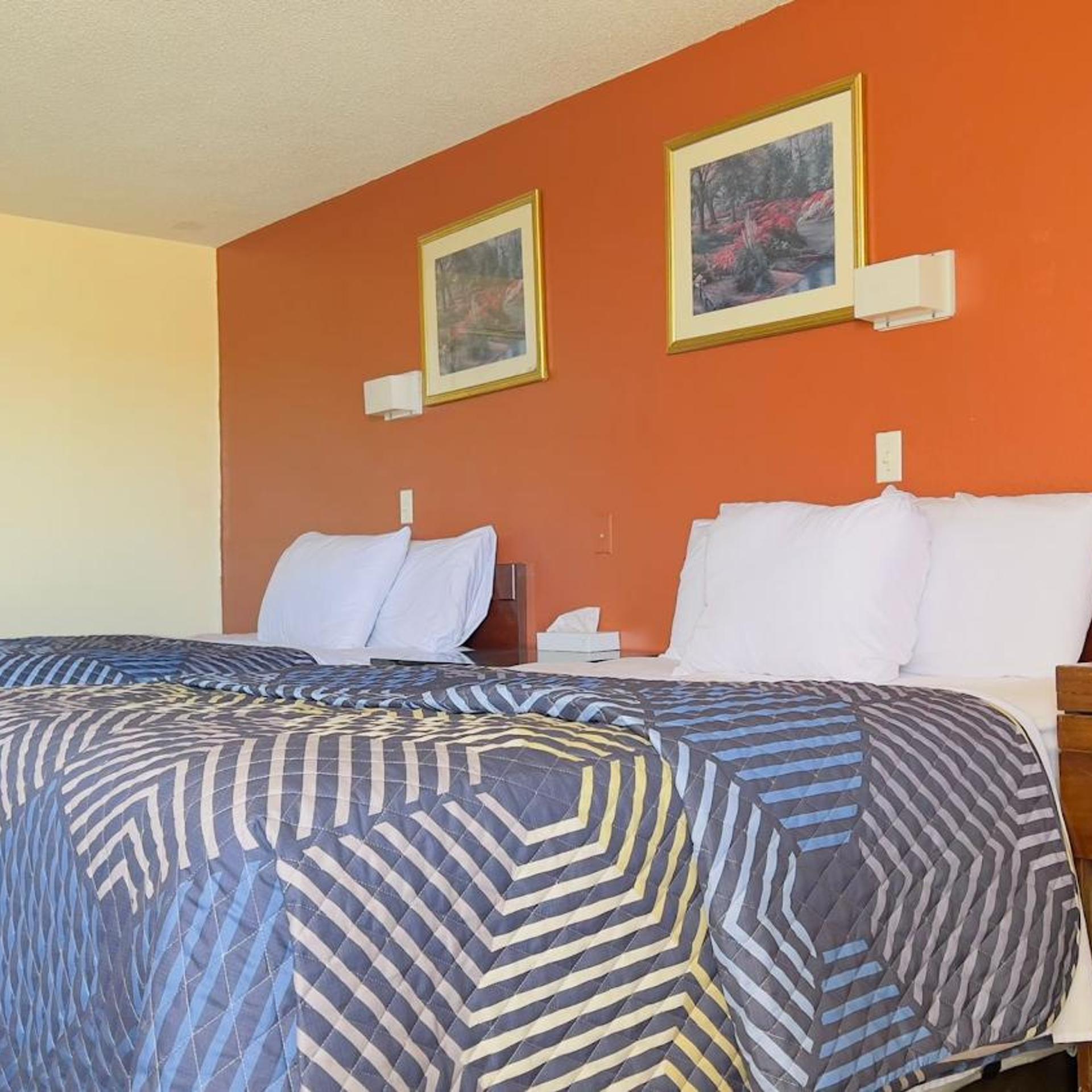 TRAVELERS LODGE EADS COLORADO 22/50