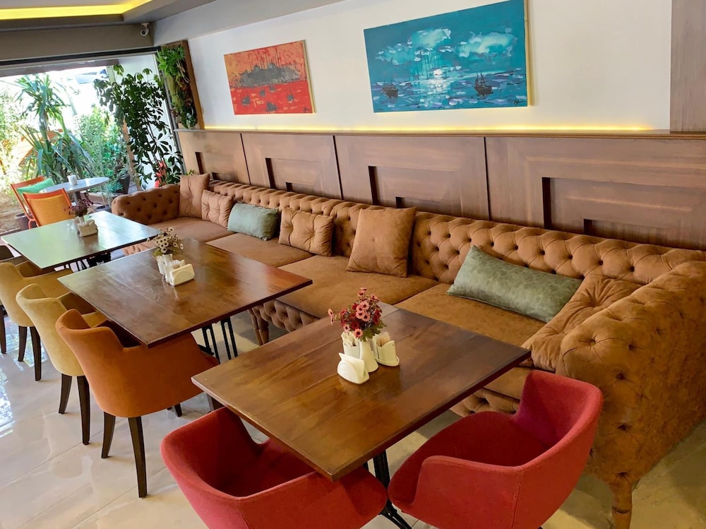 Asia Business Suites 39/50