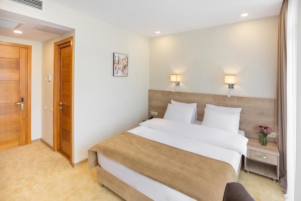 Atrium Boutique Hotel 4/50