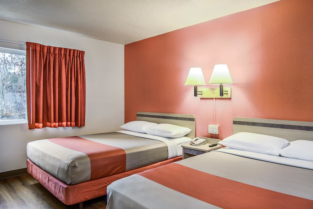Motel6 Framingham, MA - Boston West 33/58
