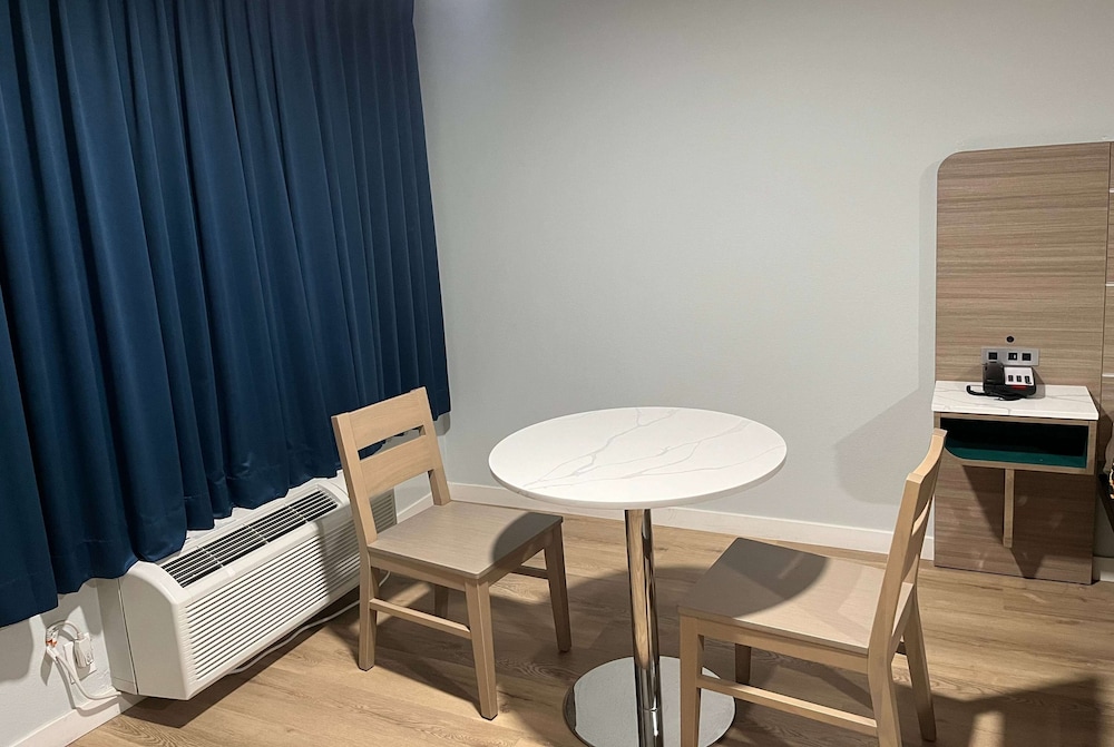 Travelodge by Wyndham Fairplex Pomona 32/57