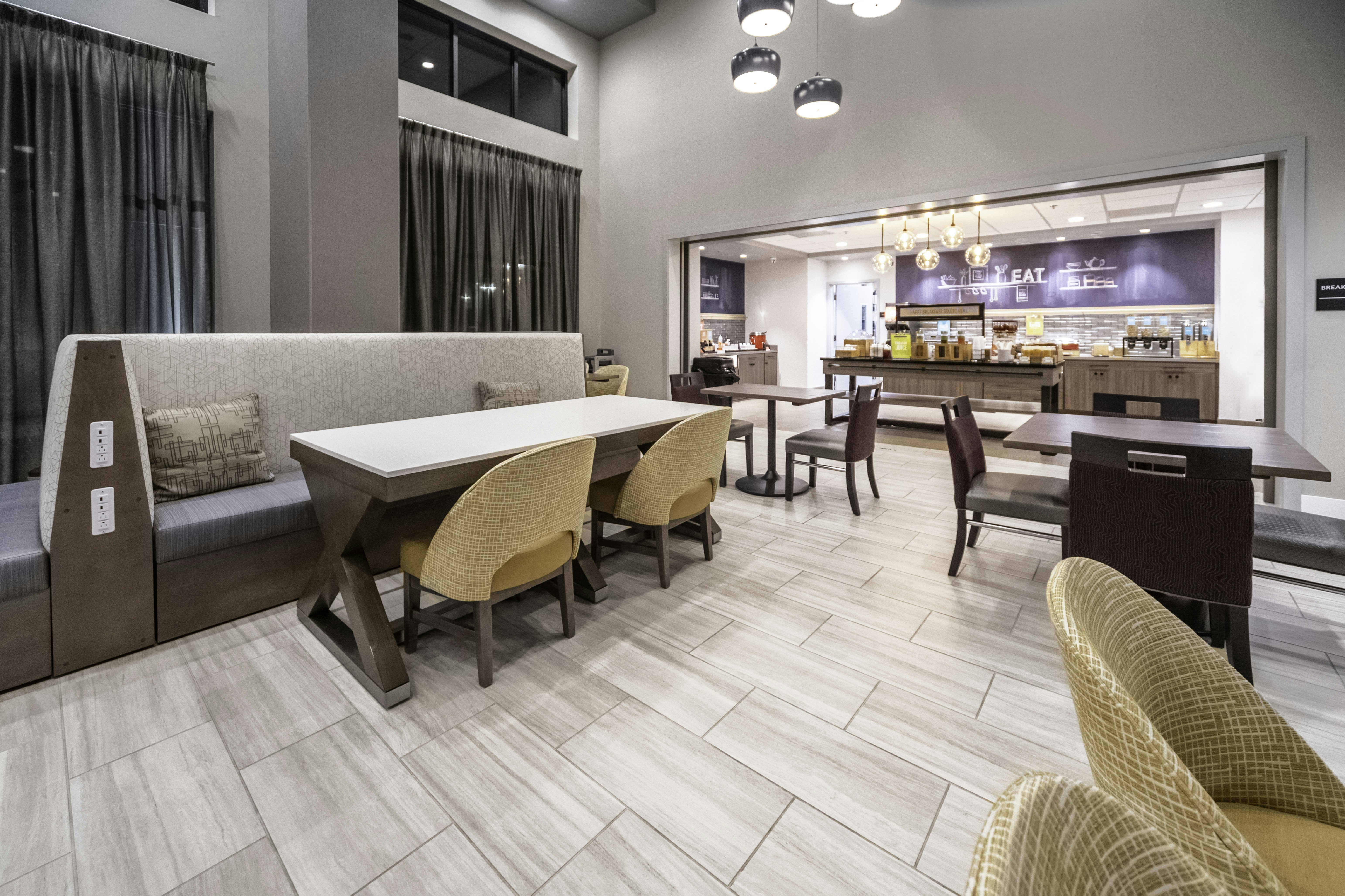 Hampton Inn and Suites Santa Maria 25/48