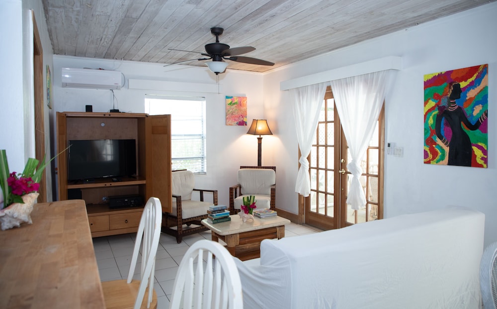 Tingum Village Hotel 29/50