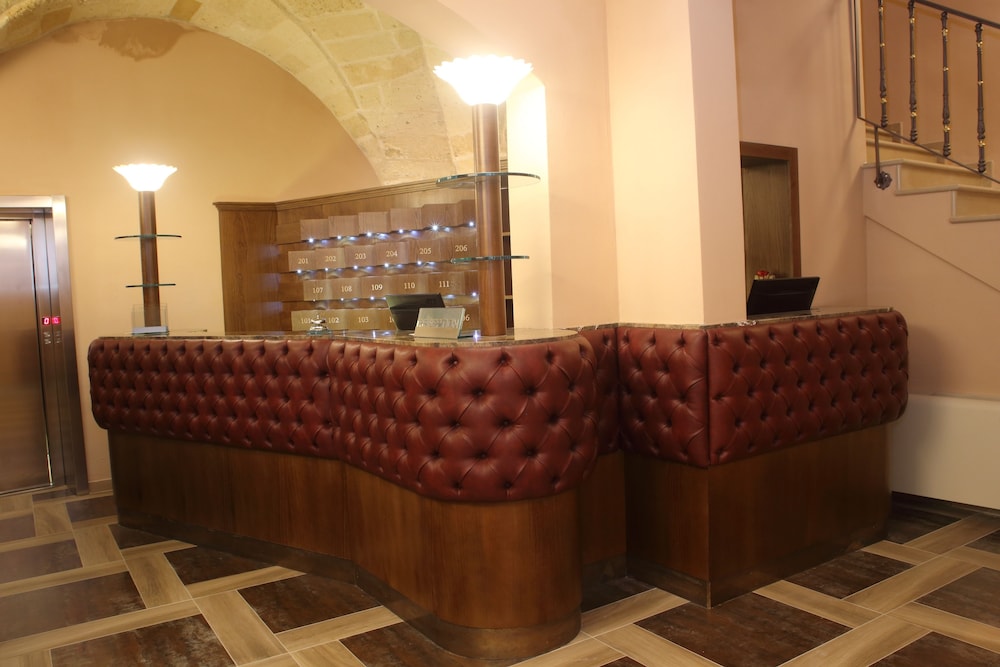 Le Club Boutique 4/55