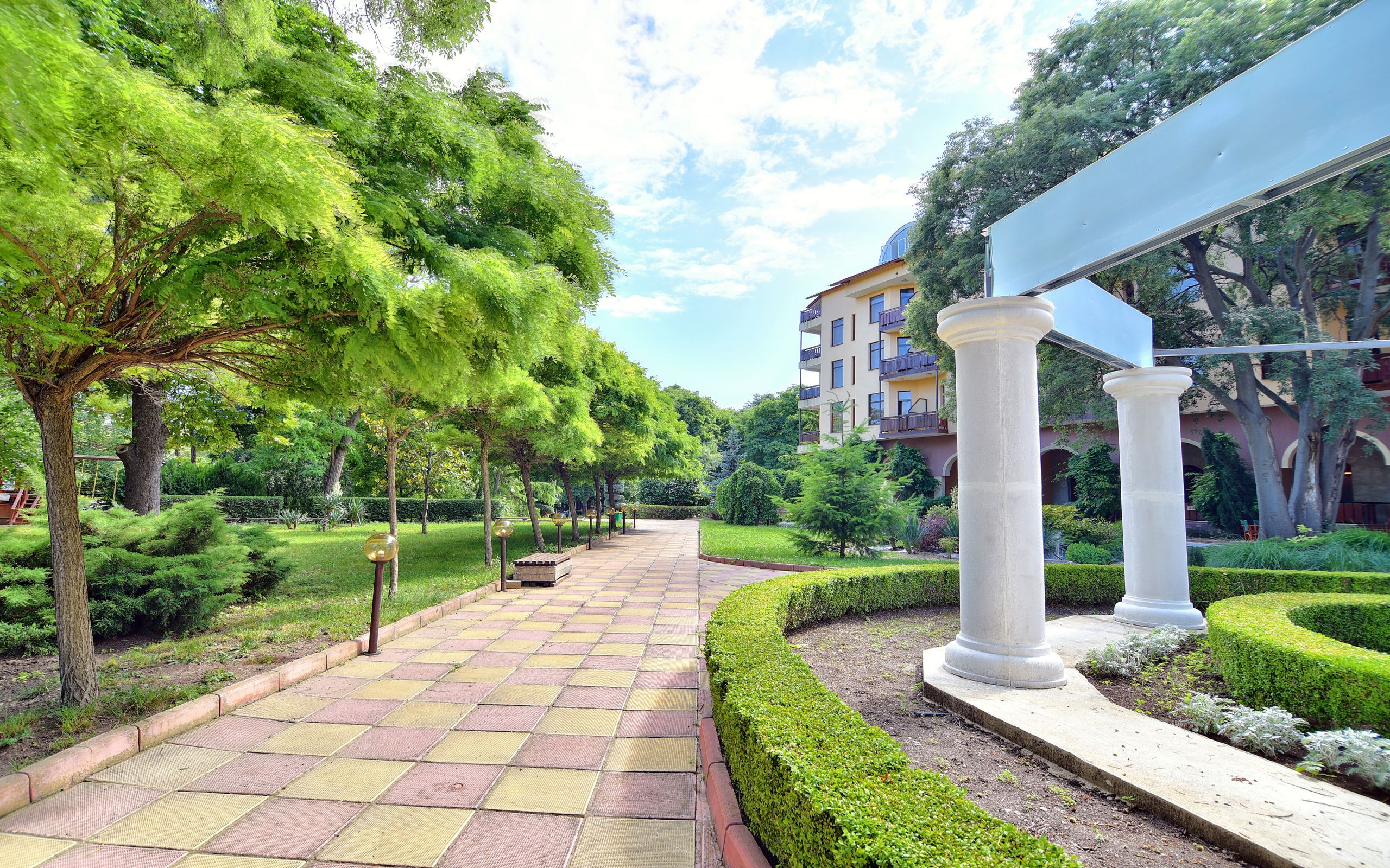 Estreya Palace 59/63