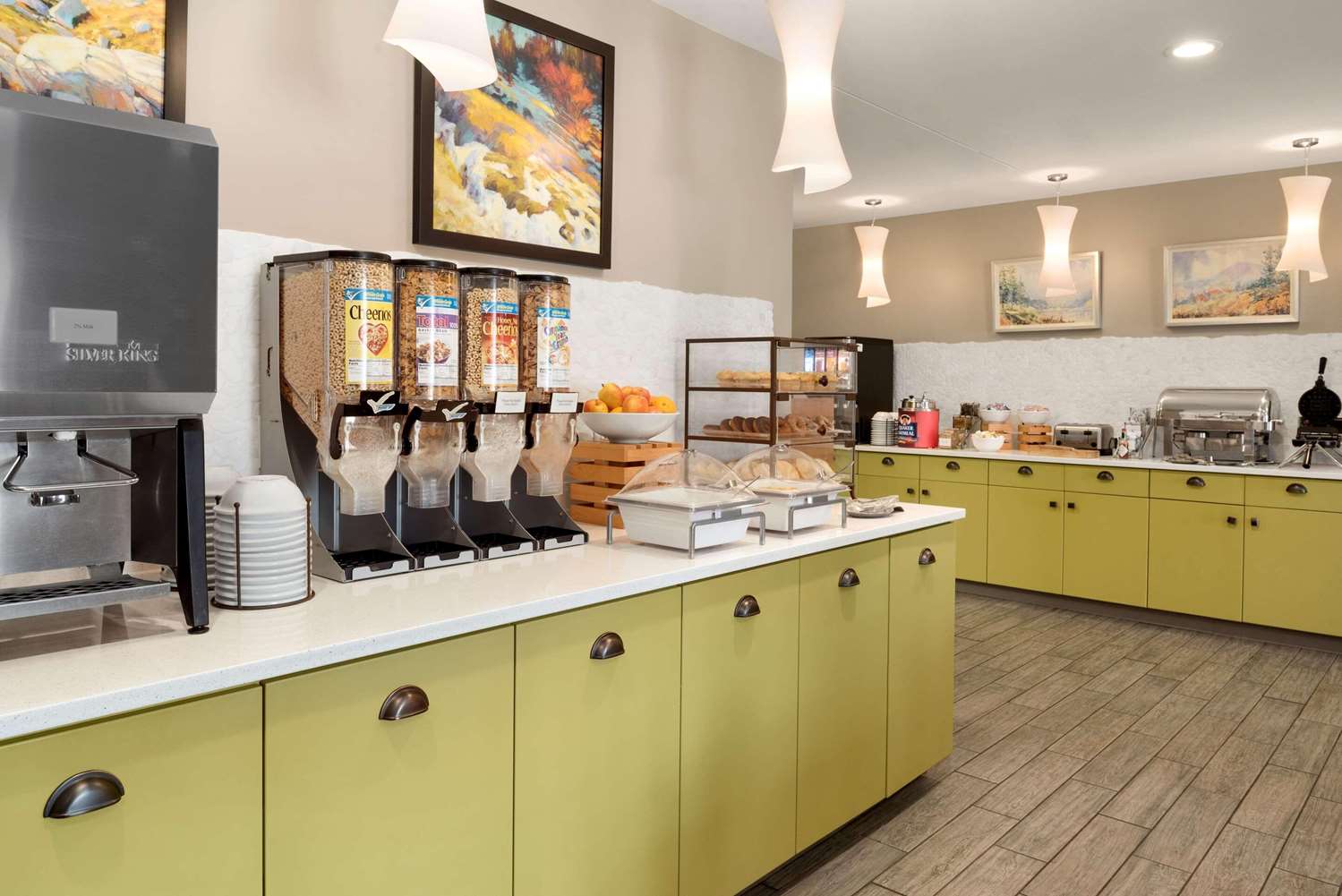 Country Inn & Suites by Radisson, Duluth North near Airport 24/34