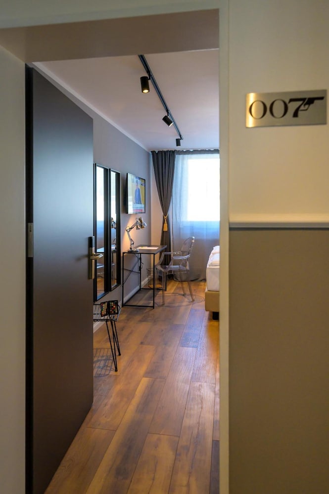 Nikii City Hotel 33/42