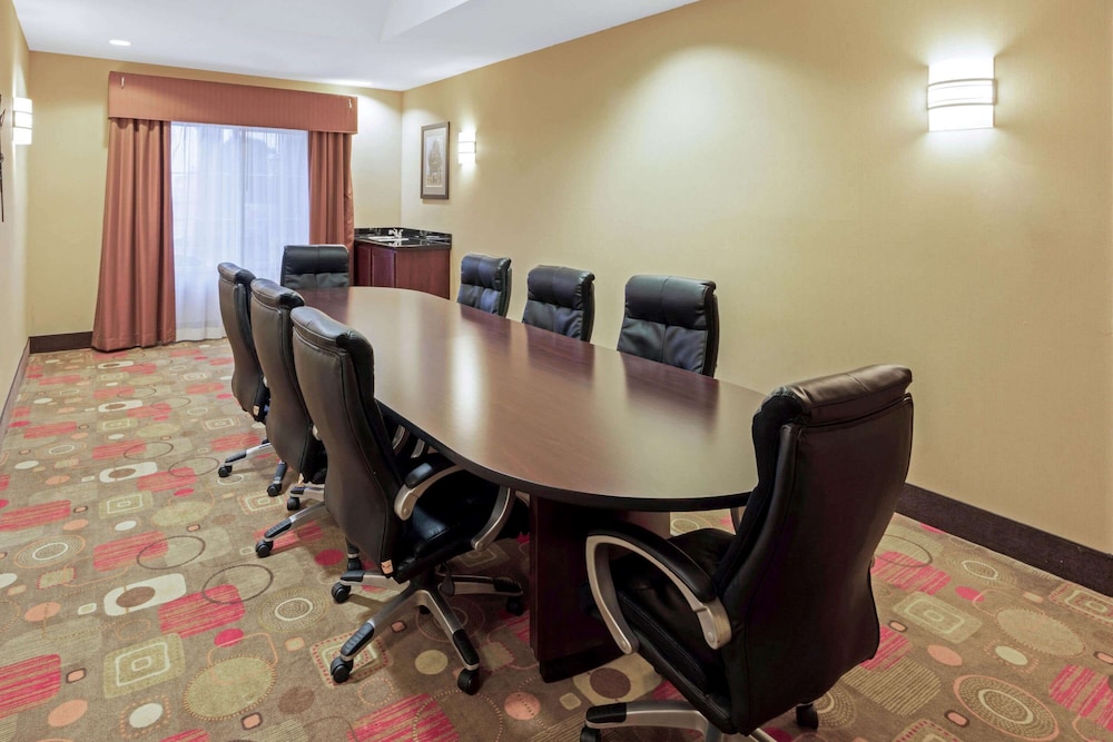 La Quinta Inn & Suites by Wyndham Stillwater-University Area 36/41
