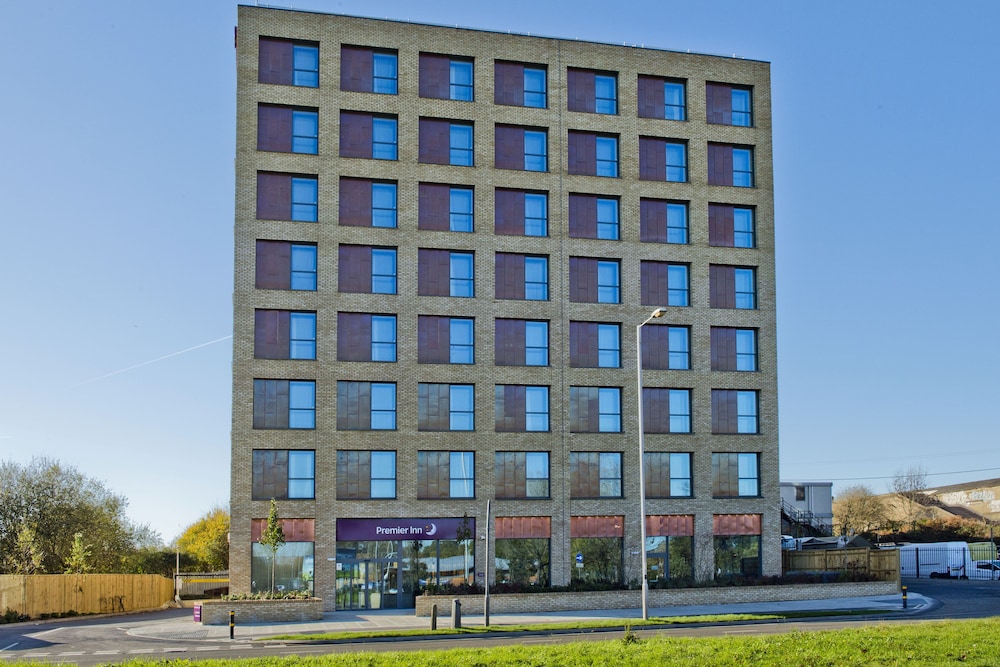 Premier Inn London Tolworth Hotel in LONDON