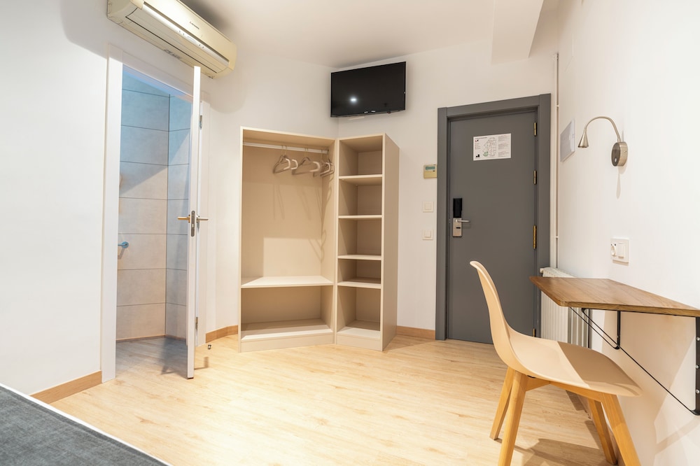 Hostal Sans 30/50