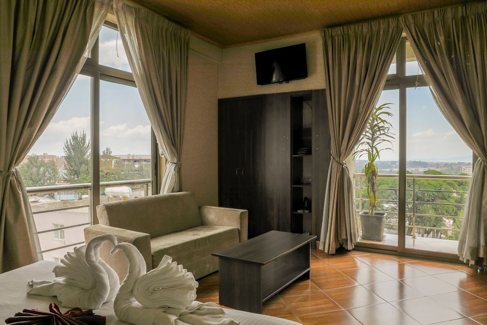 Heyday Hotel 24/35