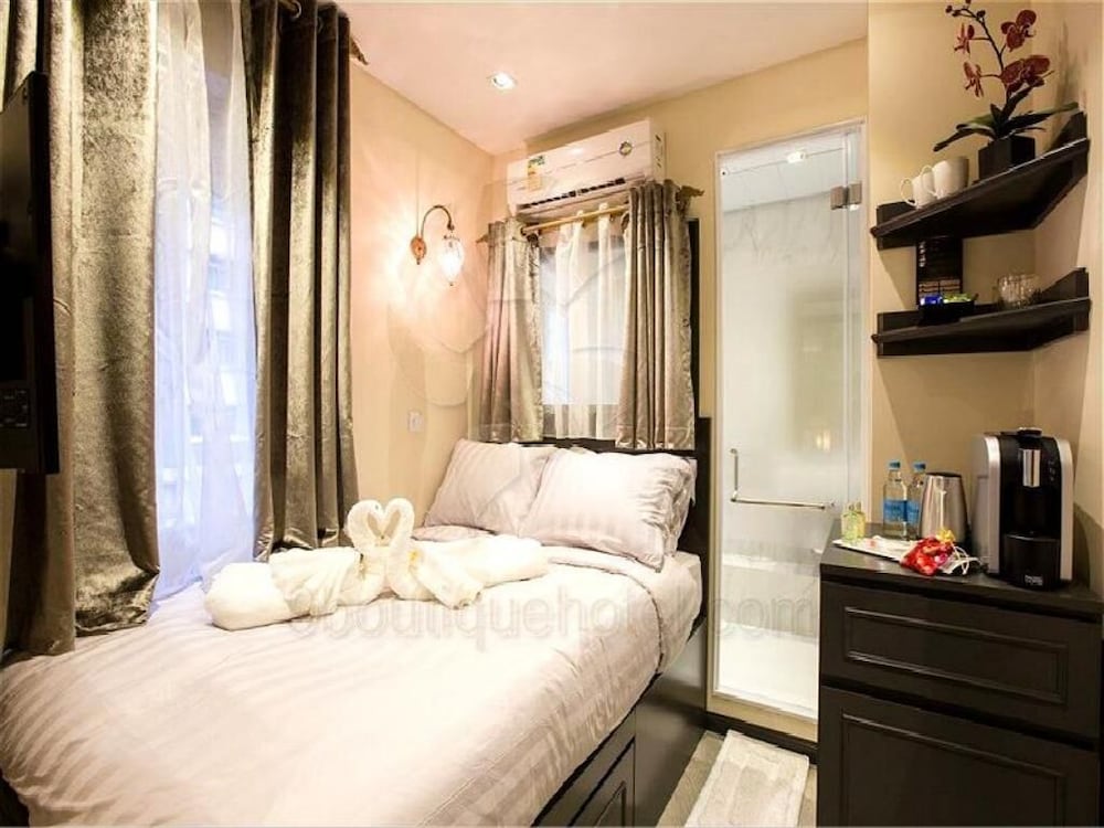 9 Boutique Hotel 12/30