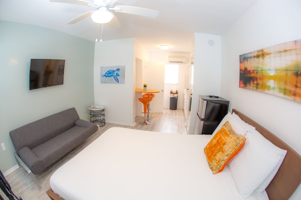 The Villas at St Pete Beach 12/50