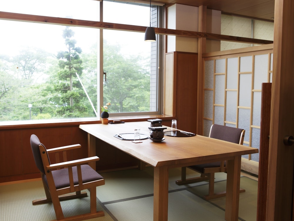 Gora Hanaougi 39/50