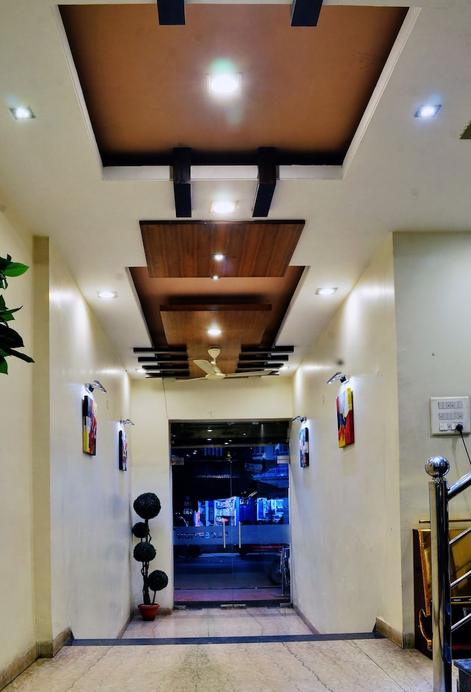 Regal Hotel 37/55