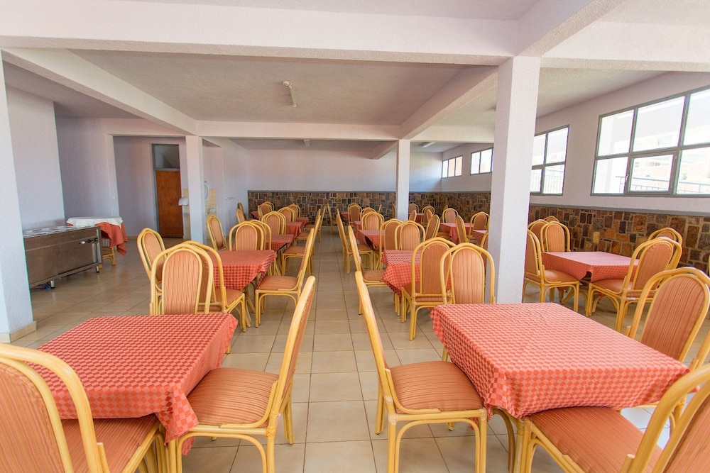 Cenetra Hotel 15/38