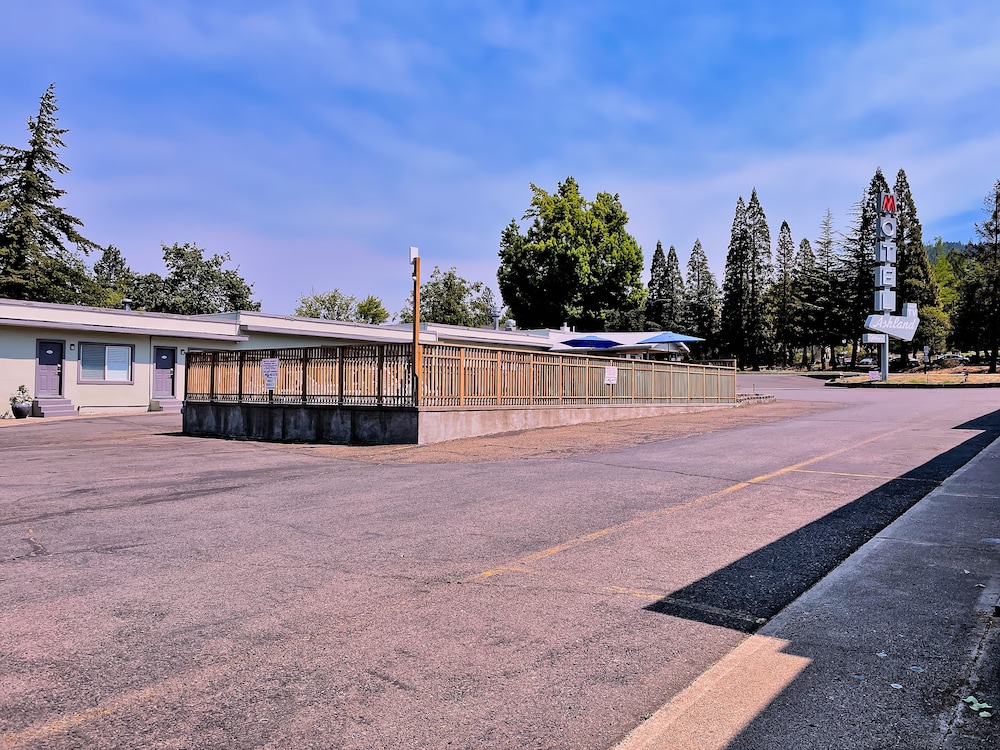 Ashland Motel 25/46
