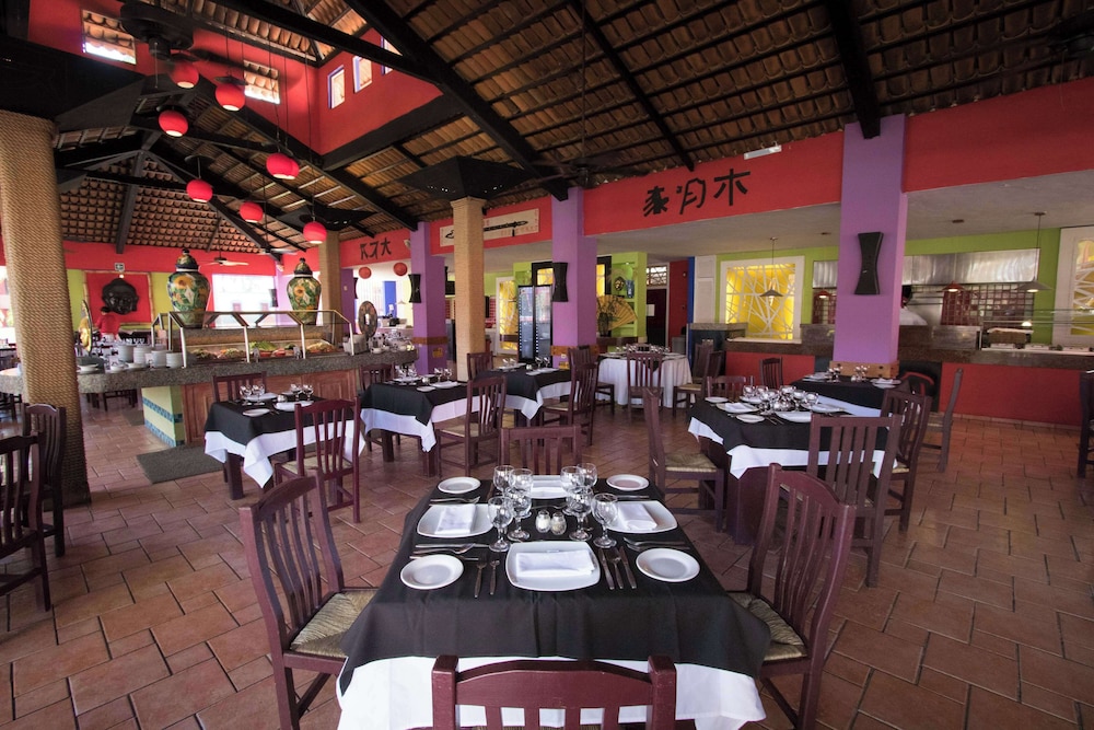 Grand Decameron Complex Bucerias A Trademark All Inclusive 62/76