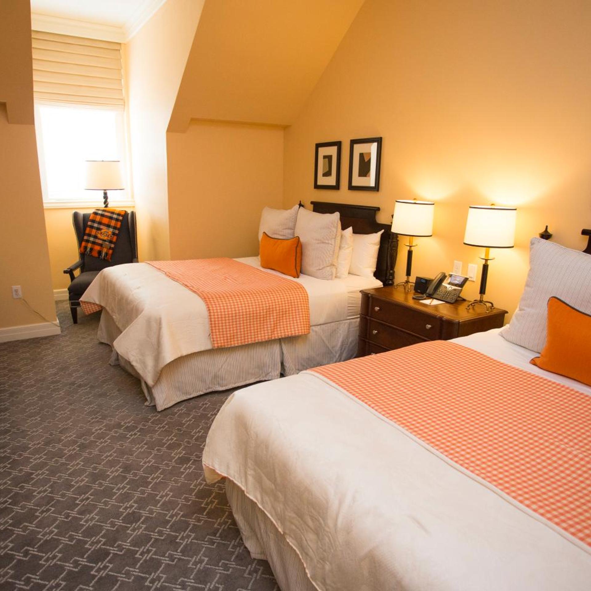 غرفة بسرير مزدوج، The Atherton Hotel At OSU 2/10