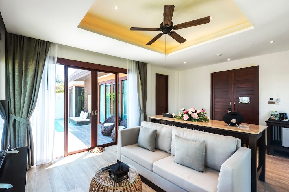 Triple Tree Beach Resort 29/43