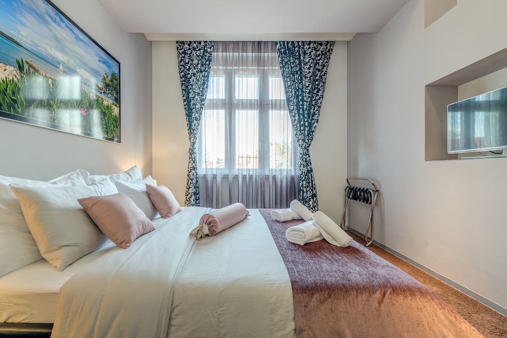 Starlight luxury rooms 7/50
