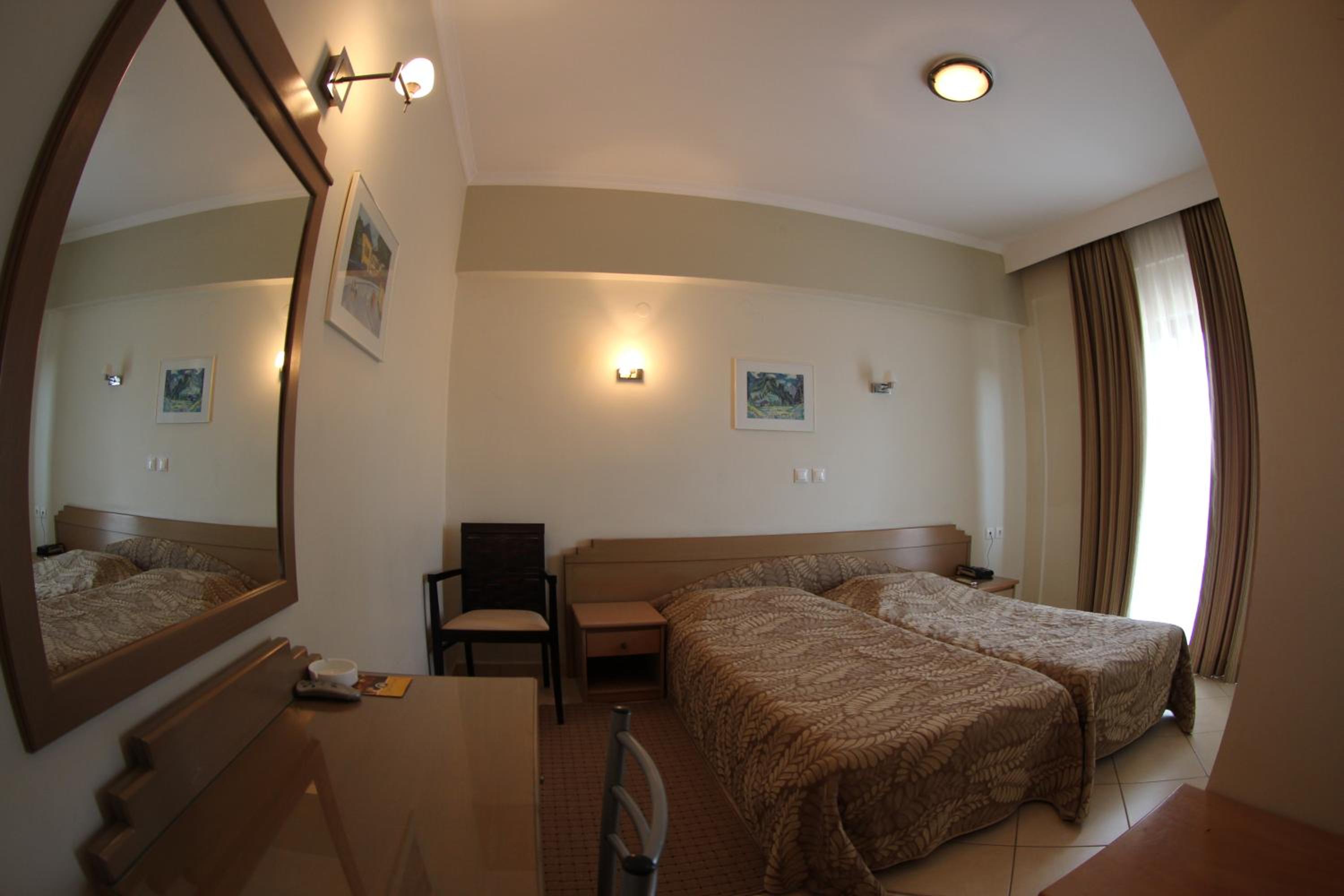غرفة بسرير مزدوج، Four Seasons Skg Thessaloniki 5/10