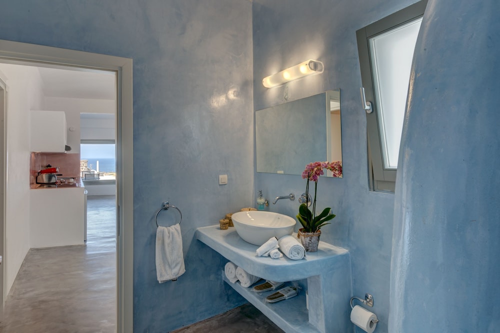 فيلا عائلية بسريرين كينج بإطلالة على البحر بغرفتي نوم مع أريكة بمسبح خاص، Desiterra Santorini 8/10