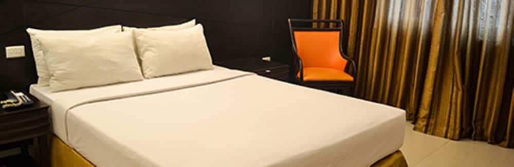 The Royal Mandaya Hotel 5/22