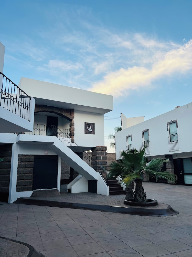 QA Hotel 3/50