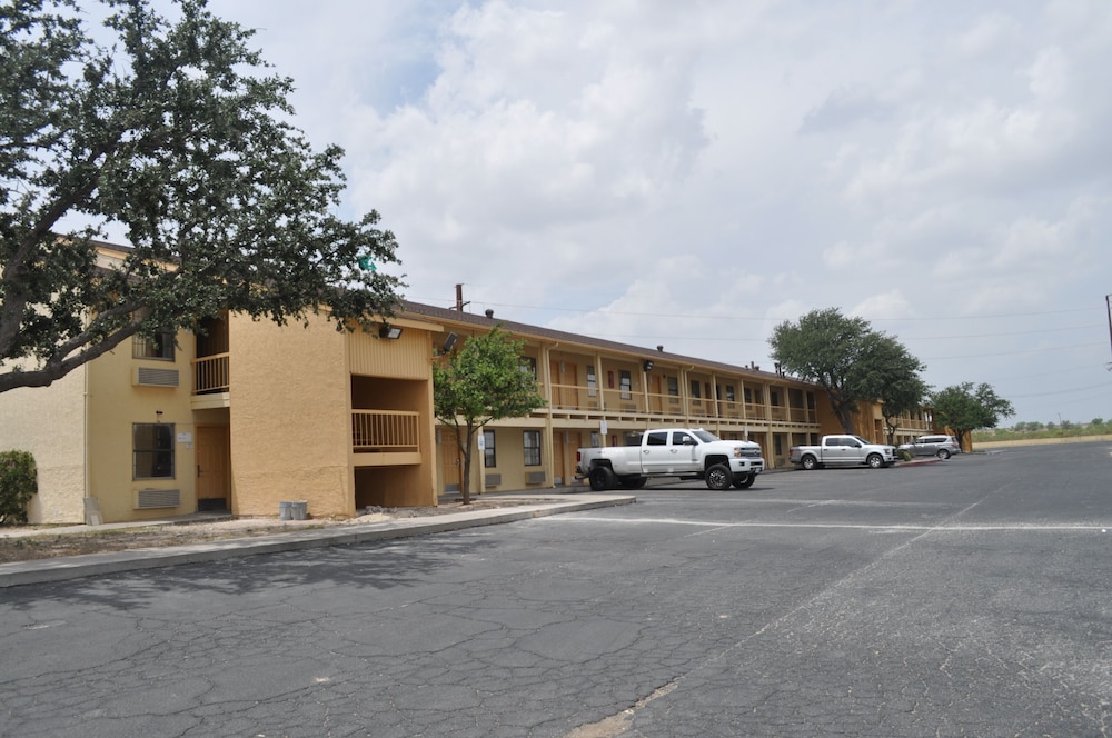 Baymont by Wyndham Fort Stockton 47/52