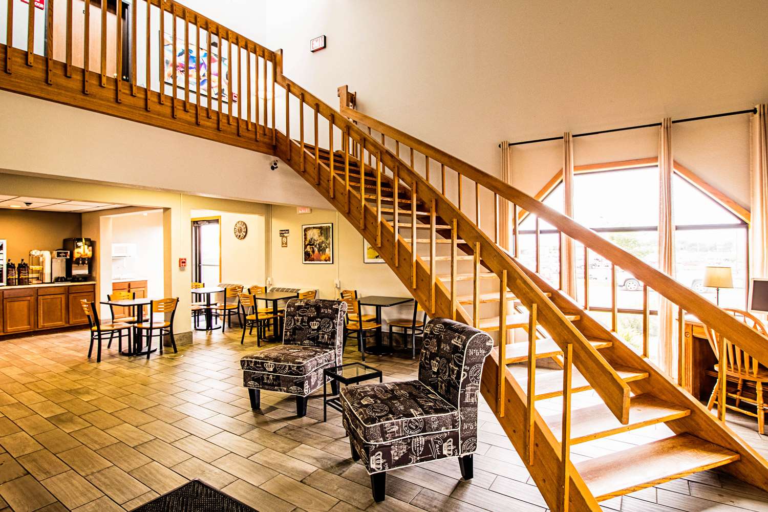 Econo Lodge Watertown, SD 8/16
