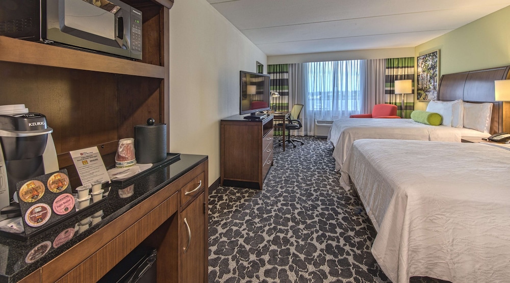 Hilton Garden Inn Charleston Waterfront Downtown 22/77