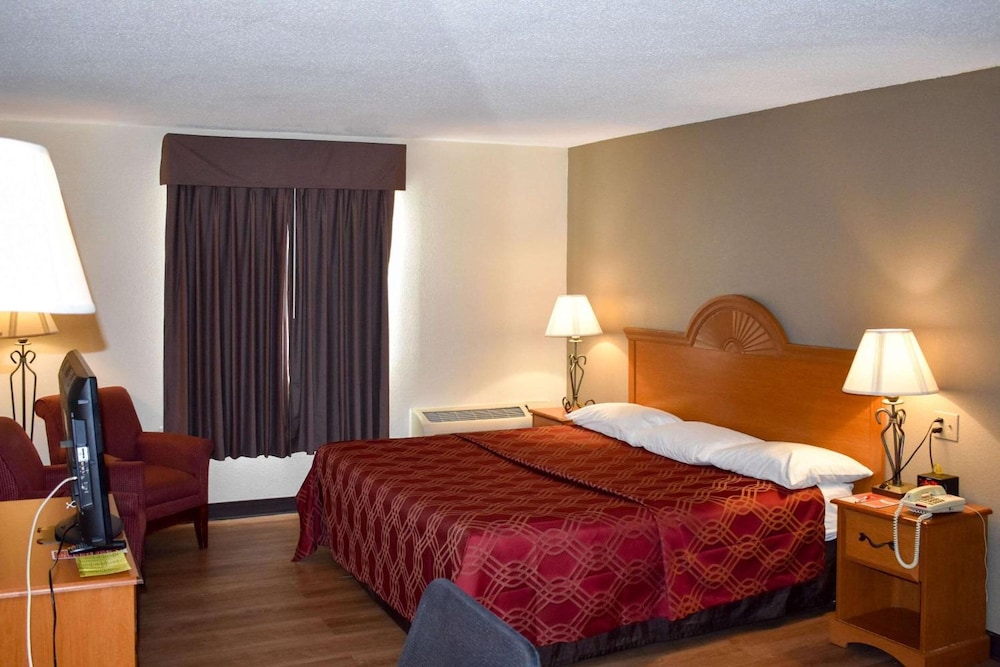 Mho Hotel Bordentown 13/37