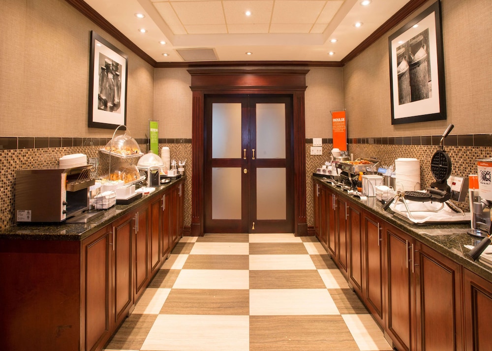 Hampton Inn By Hilton Toronto Mississauga West 42/50