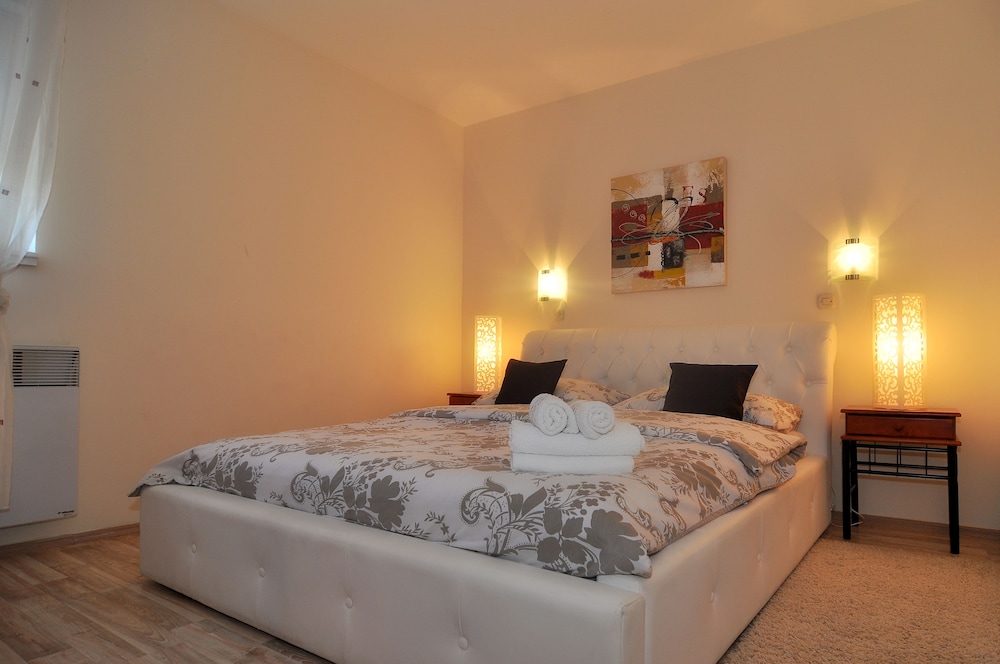 2 BEDROOMS, APARTMENT, POOL VIEW, TERRACE