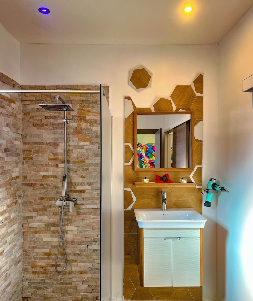 Kawan Bay Suites 50/50