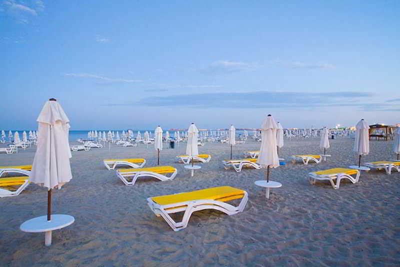 DIT Majestic Beach Resort 76/84