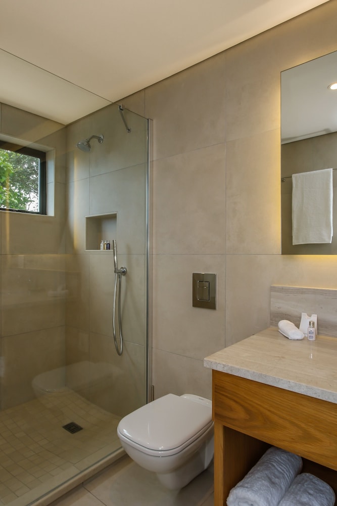 Ocean Vista Boutique Guest House 39/41