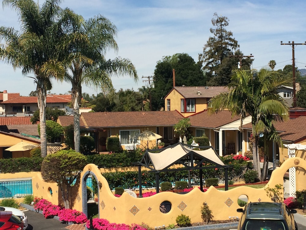Oasis Inn & Suites 38/50