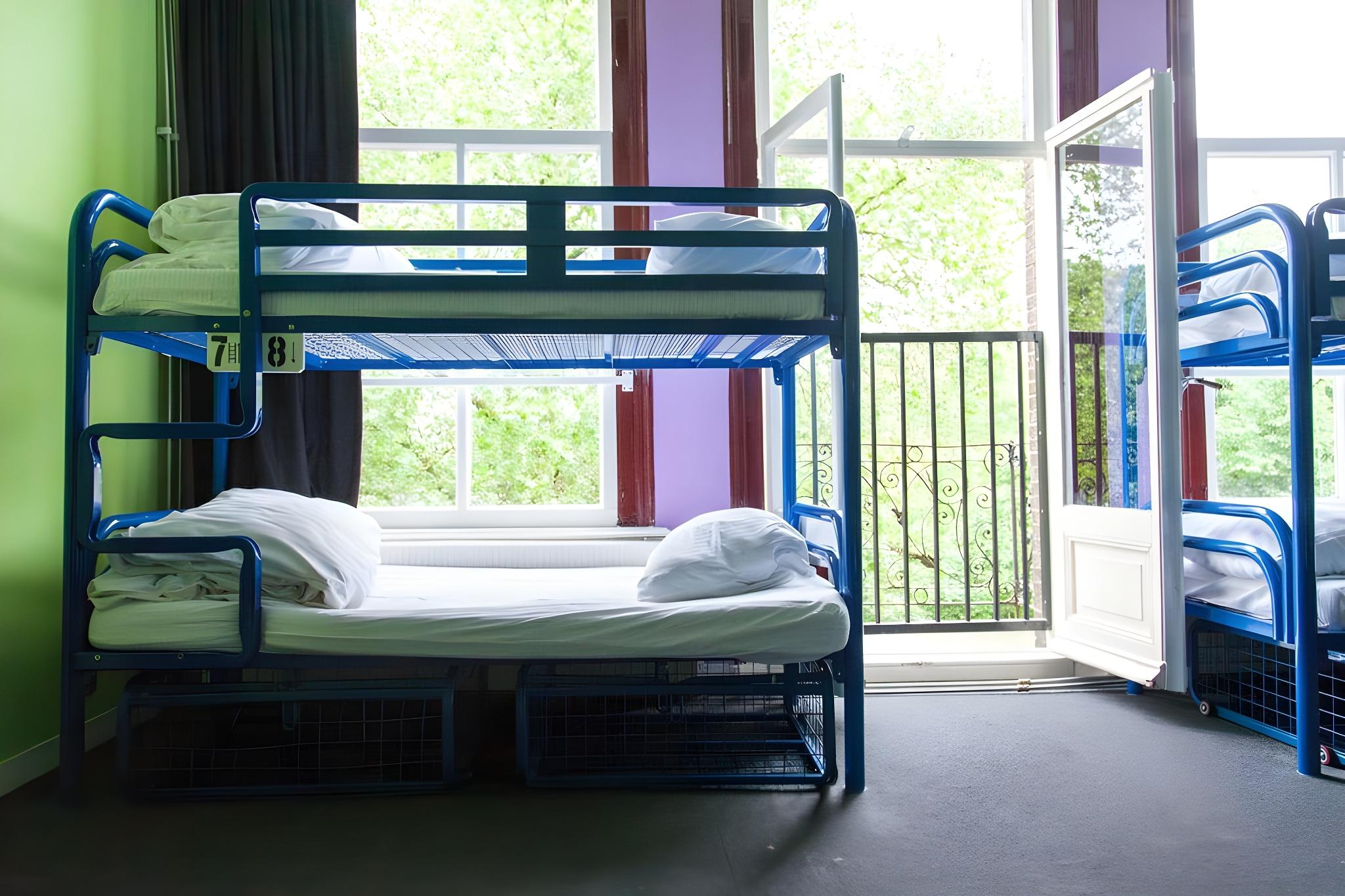 Private, 8 Beds, Shared Bathroom