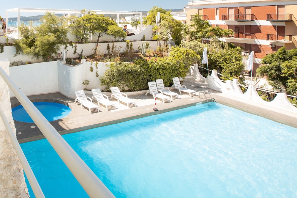 Hotel Falcone 8/18