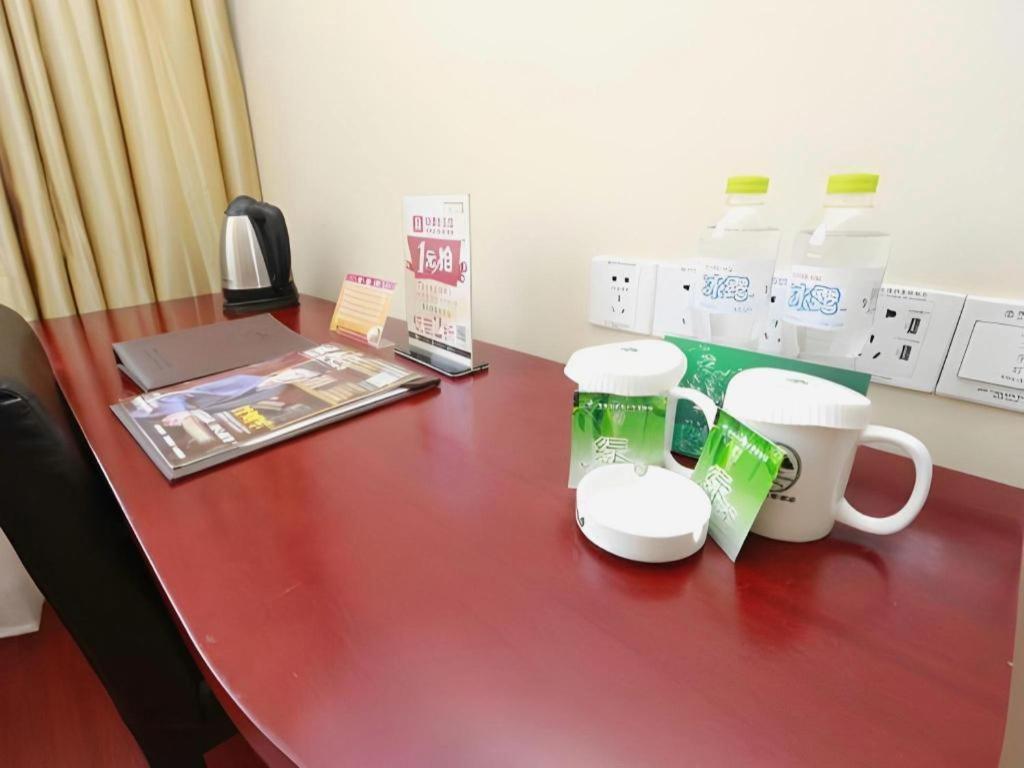 GreenTree Inn Chongqing Longhu Times Tianjie Xietaizi Subway Station Hotel 26/50