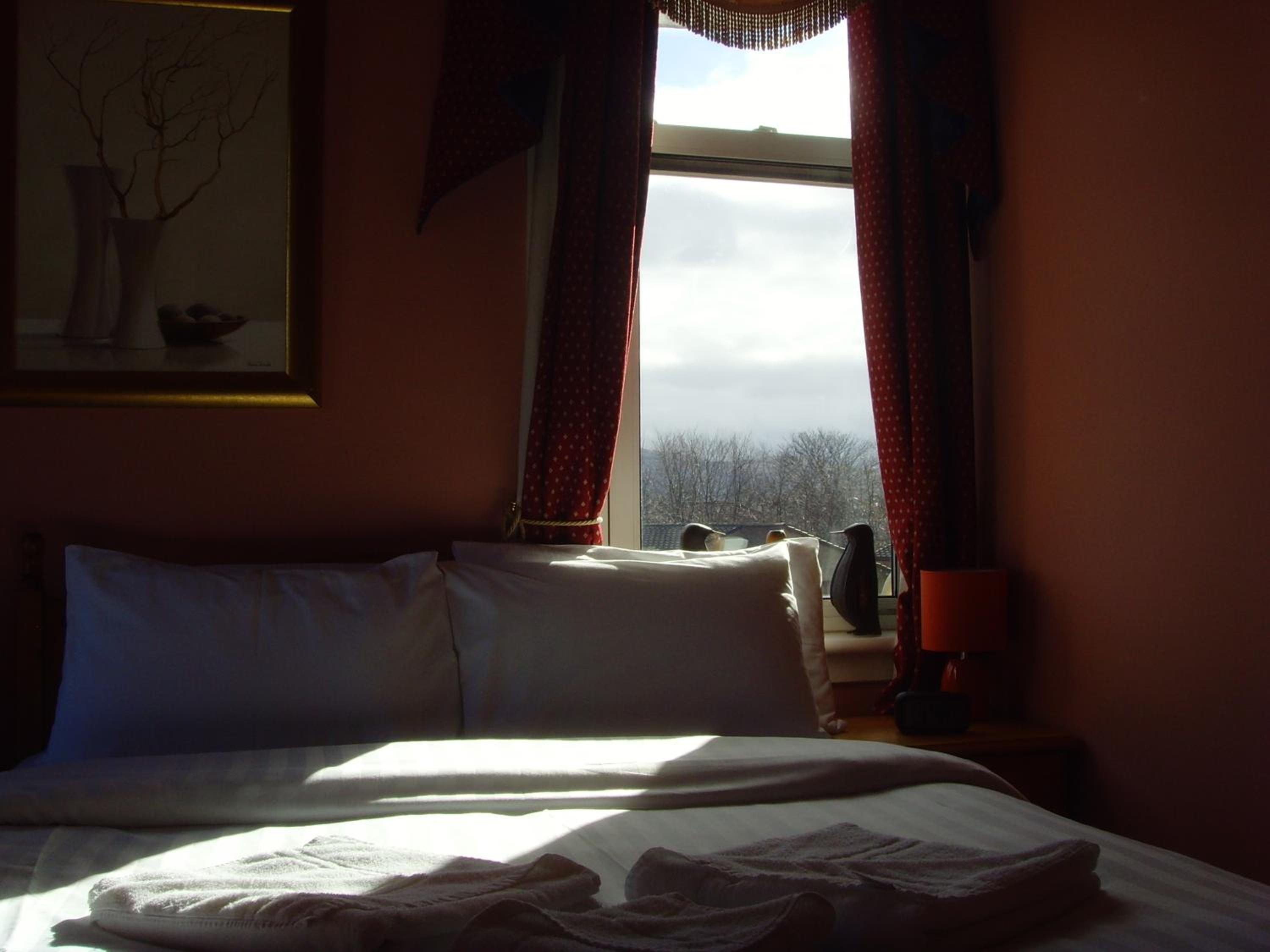 Deluxe, Double Bed, Castle View, Shared Bathroom