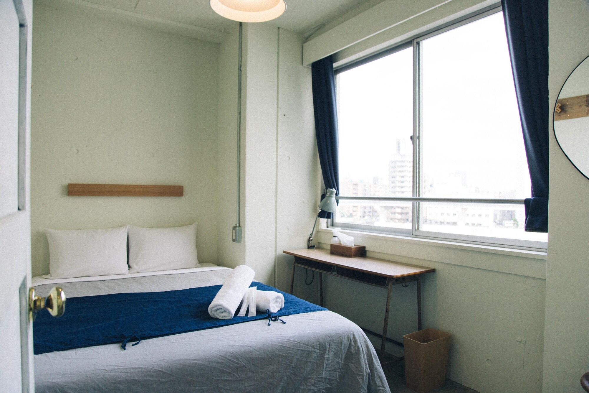 RIVER, DOUBLE BED